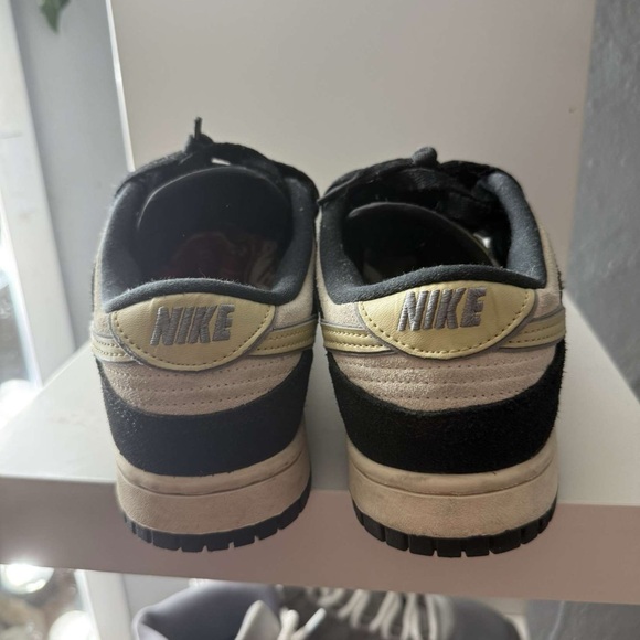 Nike Dunk Lows - Picture 3 of 4